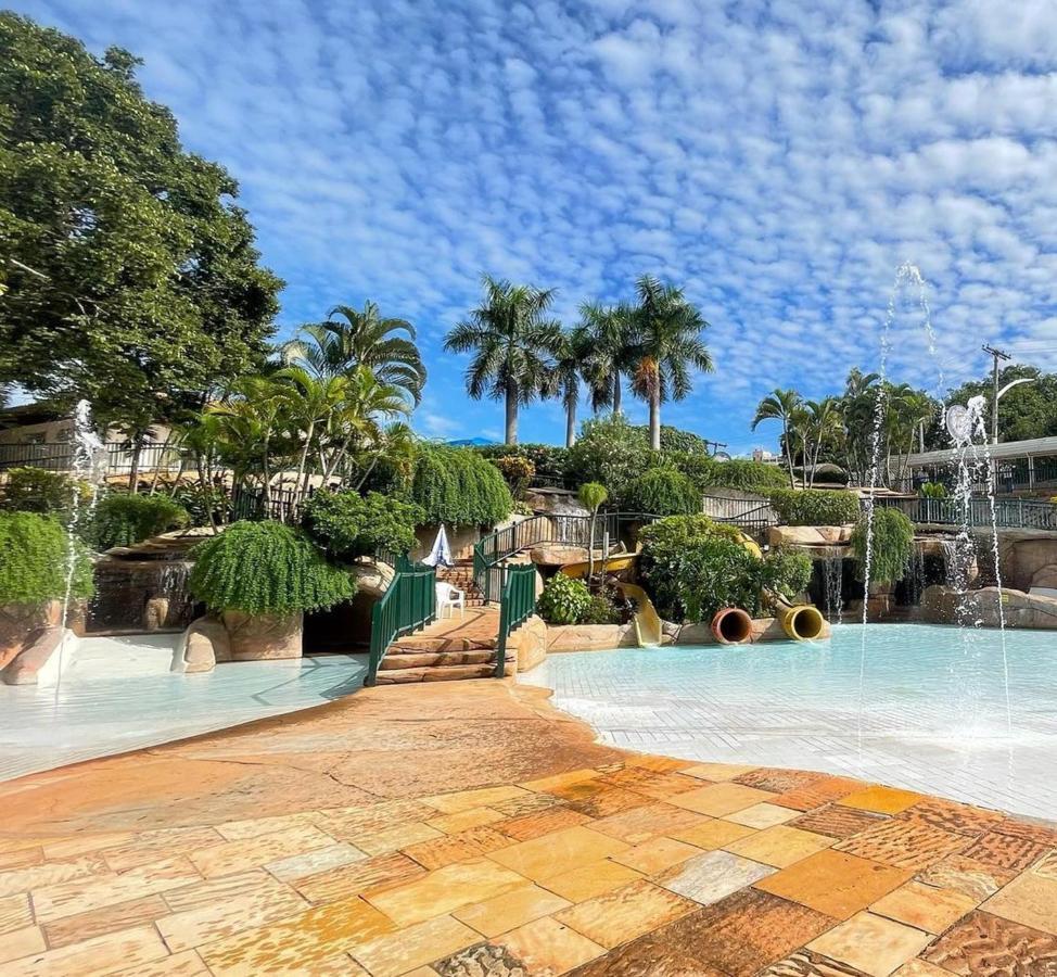 Diroma Resort Internacional Incluso 1 Acesso Ao Acqua Park Vulcao Caldas Novas Exteriör bild